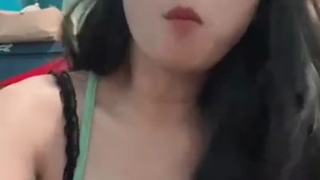 Kak Virly Cantik Live di Kamar